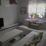 Apto. Planta Baja Y Cochera Barrio San Basilio Apartamento Córdova