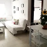 Apto. Planta Baja Y Cochera Barrio San Basilio * Córdova